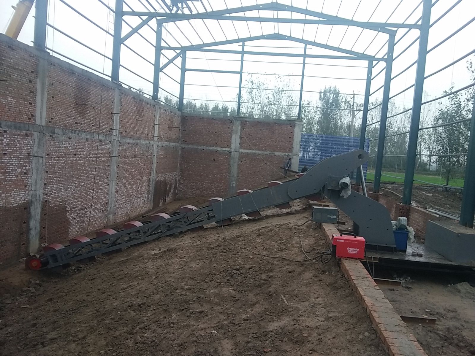 多斗挖土机施工